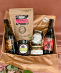 Panier gourmand Hedona composé de produits locaux et artisanaux, commerce de proximité à Trangé près du Mans.