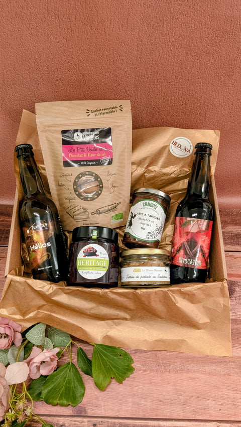 Panier gourmand Hedona composé de produits locaux et artisanaux, commerce de proximité à Trangé près du Mans.
