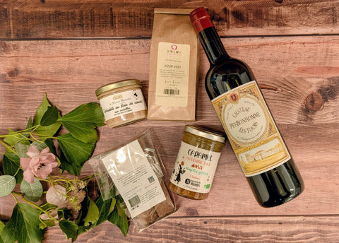 Panier gourmand Hedona composé de produits locaux et artisanaux, commerce de proximité à Trangé près du Mans.